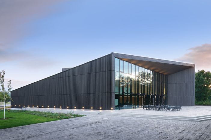 Gebäude der TauberPhilharmonie von außen