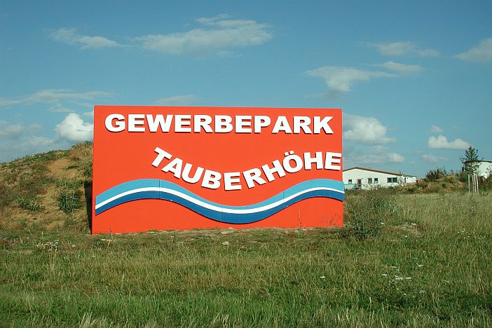 Gewerbepark Tauberhöhe Darstellung des Schildes Gewerbepark Tauberhöhe